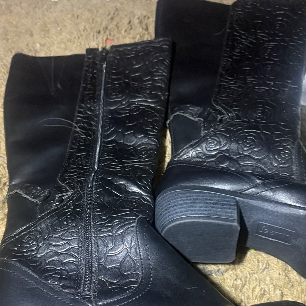 Jasmine Midnight Embossed Heeled Boots size 8